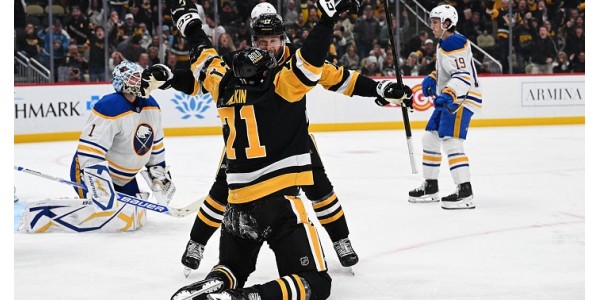 Sidney Crosby a Evgeni Malkin ve stejné hře nastavili nové osobní údaje Sidney Crosby a Evgeni Malkin ve stejné hře nastavili nové osobní údaje